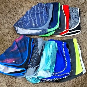 Women's Nike Shorts (9) Size L